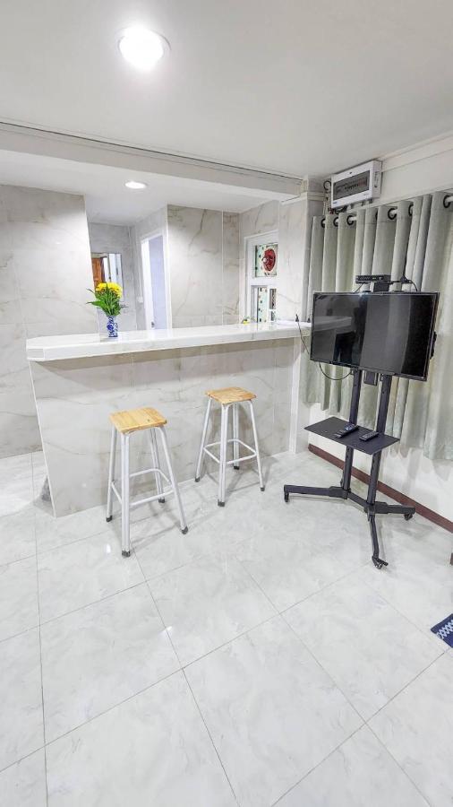 Apartment A4 Dindaeng Bangkok Exterior foto