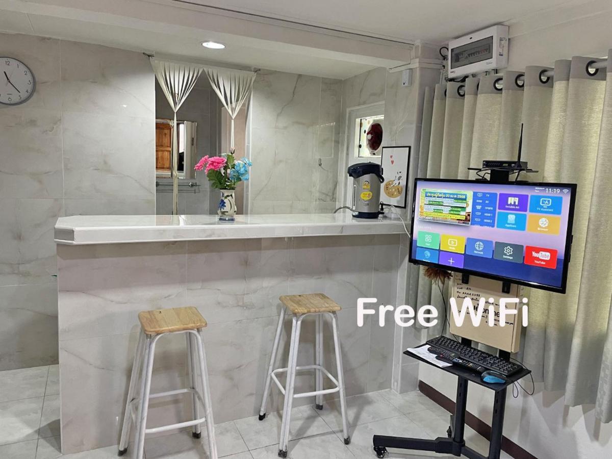 Apartment A4 Dindaeng Bangkok Exterior foto
